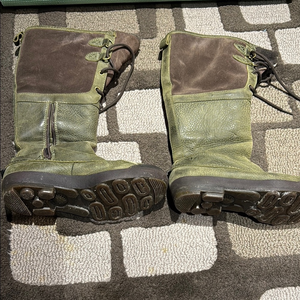Ugg Green and Brown shearling  Boots, side 8
